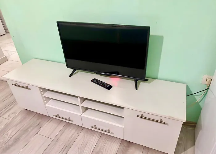 Chic Downtown Apartament Tirana